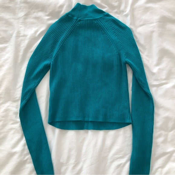 Urban Outfitters teal crop sweater with keyhole details. Size M. - Picture 4 of 8